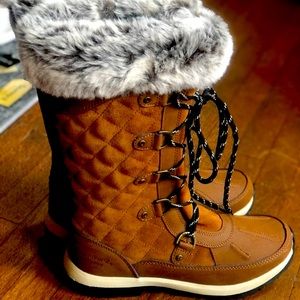 BEARPAW Women’s winter boots, size 10, new in box with tags, not worn